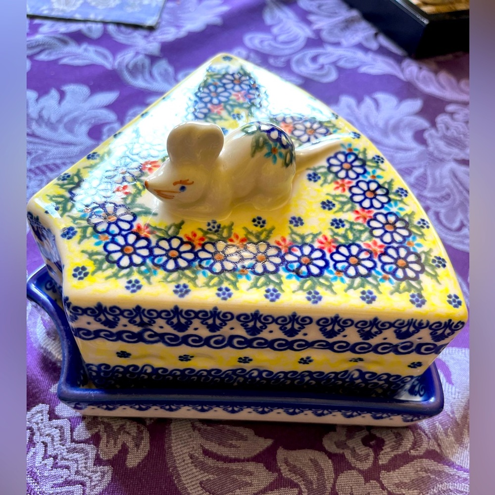 Unikat Handpainted Handmade Cheese Dish with Mouse-Handle Lid